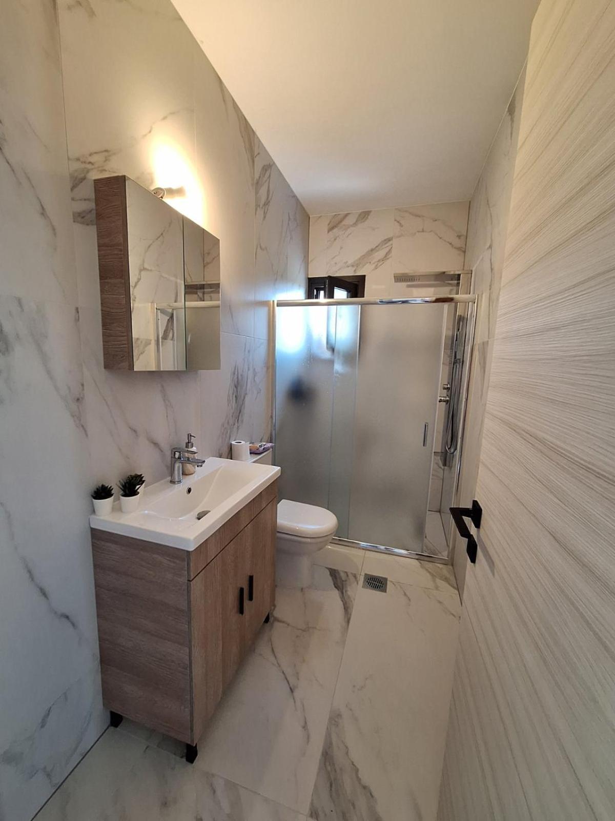 P&M Apartment Ioannina Buitenkant foto